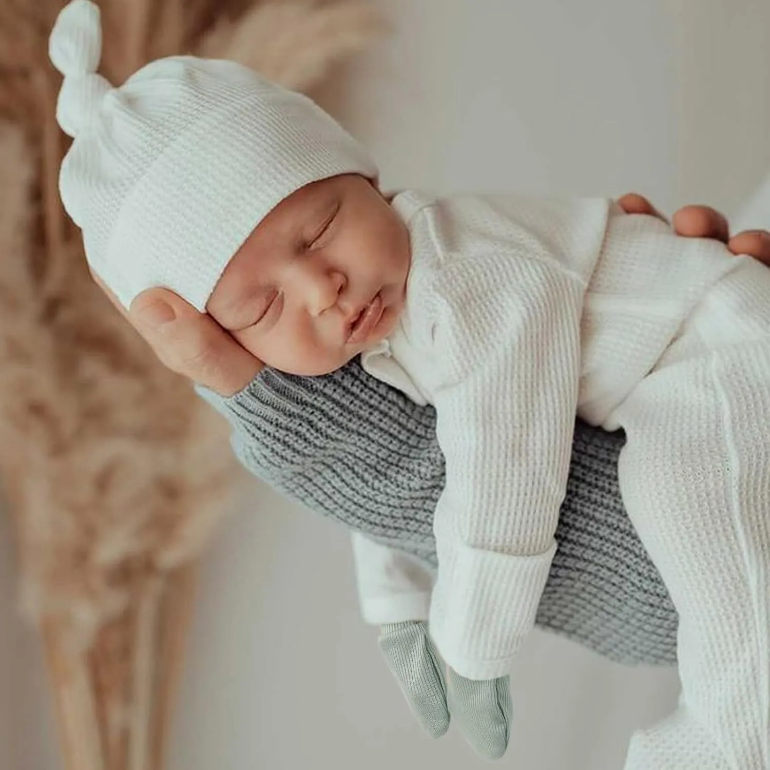 Newborn Baby Mittens No Scratch Elastic Wrist Gloves Infant Toddler Mittens for Baby Boy Girl 0-6 Months